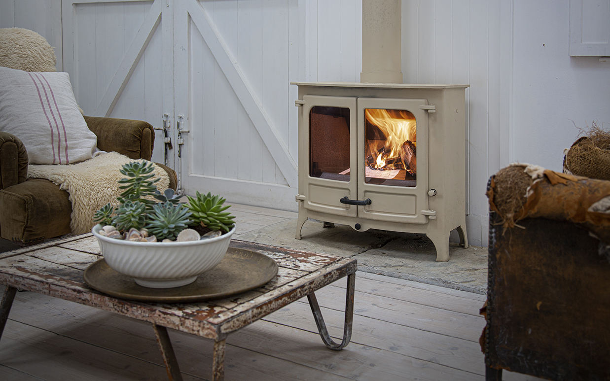 Comment nettoyer la vitre d'un poêle à bois - Charnwood